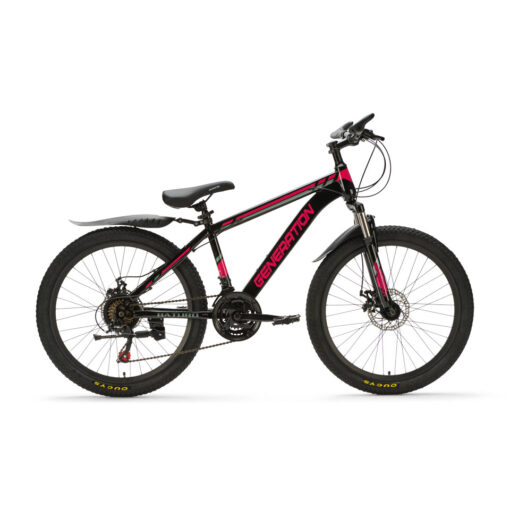 De Generation Baturo Mountainbike 24 inch – Roze met spatborden is de perfecte fiets voor stoere meiden van 7 tot 10 jaar. Met 21 versnellingen, schijfremmen en een geveerde voorvork is deze mountainbike ideaal voor avonturen op de weg en off-road. Veilig, stijlvol en stevig – de ultieme fiets voor jonge avonturiers!