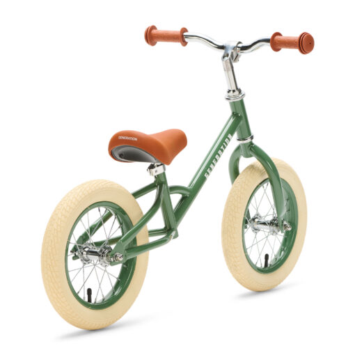 De Generation Loopfiets Groen is een lichtgewicht loopfiets voor kindjes van 2 tot 4 jaar. Met een verstelbaar zadel, stevig frame en stijlvolle afwerking (groen frame, witte wielen en bruin zadel en handvaten) is deze fiets ideaal voor de eerste stapjes richting écht fietsen.