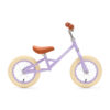 De Generation Loopfiets Lila is een lichtgewicht loopfiets voor kindjes van 2 tot 4 jaar. Met een verstelbaar zadel, stevig frame en stijlvolle afwerking (lila frame, witte wielen en bruin zadel en handvatten) is deze fiets ideaal voor de eerste stapjes richting écht fietsen.