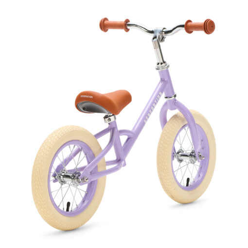 De Generation Loopfiets Lila is een lichtgewicht loopfiets voor kindjes van 2 tot 4 jaar. Met een verstelbaar zadel, stevig frame en stijlvolle afwerking (lila frame, witte wielen en bruin zadel en handvatten) is deze fiets ideaal voor de eerste stapjes richting écht fietsen.