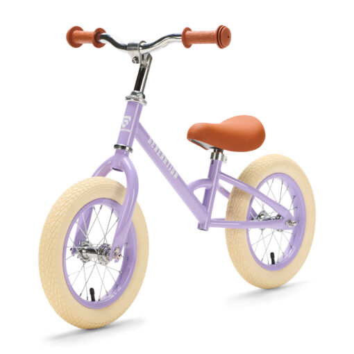 De Generation Loopfiets Lila is een lichtgewicht loopfiets voor kindjes van 2 tot 4 jaar. Met een verstelbaar zadel, stevig frame en stijlvolle afwerking (lila frame, witte wielen en bruin zadel en handvatten) is deze fiets ideaal voor de eerste stapjes richting écht fietsen.