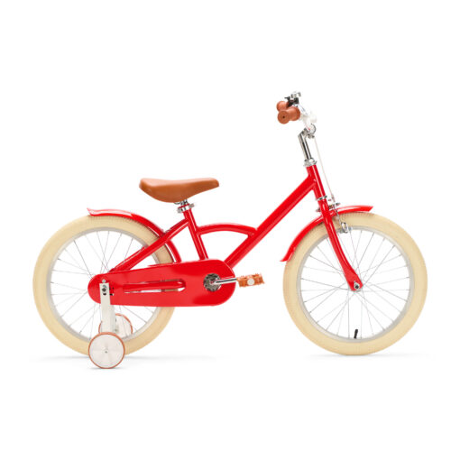 De Generation Classic 18 Inch Rood is een stoere kinderfiets voor kinderen van 5 tot 8 jaar. Met zijwieltjes, een stevig stalen frame en bruine accenten is deze fiets zowel praktisch als stijlvol. Voorzien van een achteruittraprem én handrem, reflectoren en een gesloten kettingkast voor veilig en comfortabel fietsen.