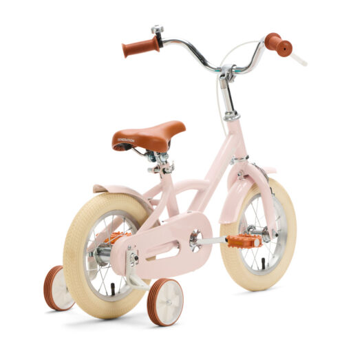 De Generation Classic 12 inch Roze – Kinderfiets is een stevige en stijlvolle eerste fiets voor kinderen van 2 tot 4 jaar. Met zijwieltjes en een bel combineert deze klassieke kinderfiets veiligheid en comfort met een vrolijke uitstraling.