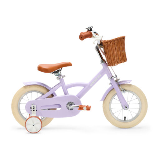 De Generation Classic 12 inch Lila – Kinderfiets met Mandje is een stevige en stijlvolle eerste fiets voor kinderen van 2 tot 4 jaar. Met zijwieltjes en een bel combineert deze klassieke kinderfiets veiligheid en comfort met een vrolijke uitstraling.