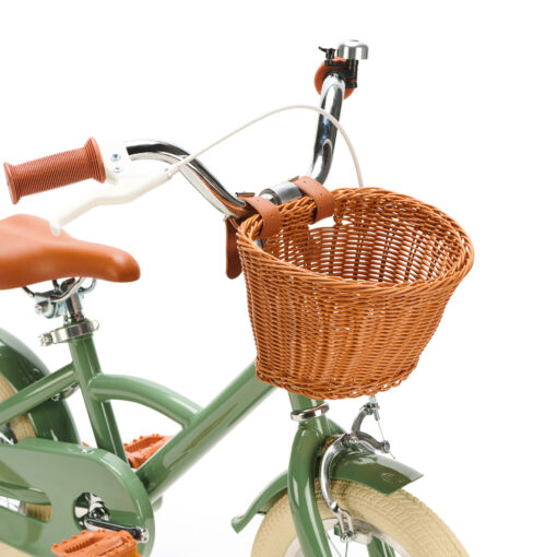 De Generation Classic 12 inch Groen – Kinderfiets met Mandje is een stevige en stijlvolle eerste fiets voor kinderen van 2 tot 4 jaar. Met zijwieltjes en een bel combineert deze klassieke kinderfiets veiligheid en comfort met een vrolijke uitstraling.