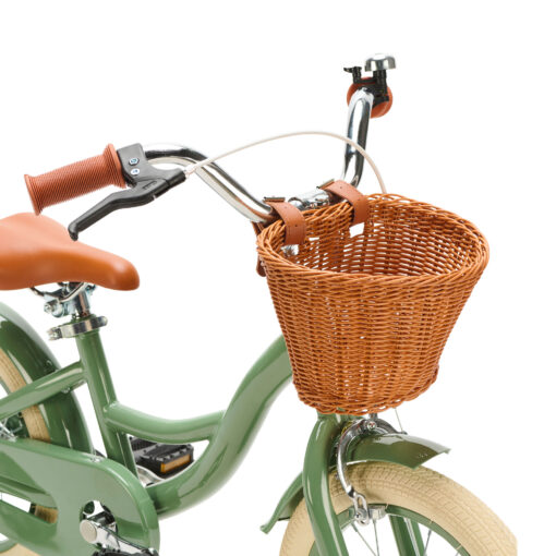 Op de groene Generation Blanco kinderfiets 14 inch trekt jouw kind zeker de aandacht! Deze stoere fiets, geschikt voor kinderen van 3 tot 5 jaar, wordt met zijwieltjes geleverd en is daarom ook perfect geschikt voor kinderen die nog wat ondersteuning kunnen gebruiken.