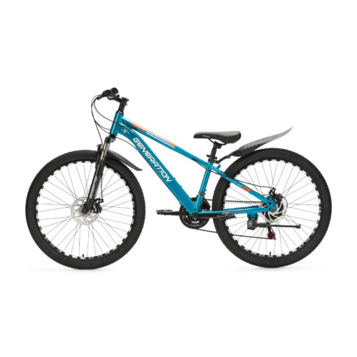 De Generation M-760 Mountainbike 26 inch – Lichtblauw met spatborden is een stoere en robuuste fiets voor jonge avonturiers vanaf 9 jaar.