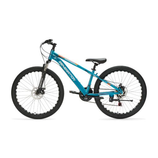 De Generation M-760 Mountainbike 26 inch – Lichtblauw is een stoere en robuuste fiets voor jonge avonturiers vanaf 9 jaar. Met 21 versnellingen, schijfremmen en een geveerde voorvork is deze mountainbike perfect voor ritten op zowel de weg als ruig terrein. Het sterke stalen frame en het sportieve blauwe design zorgen voor veiligheid, comfort en een coole uitstraling.
