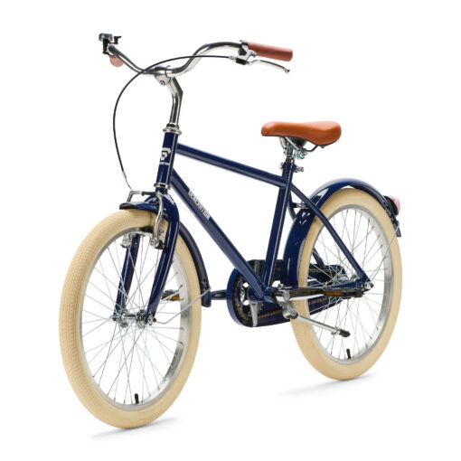 De Generation Pure 20 inch Blauw is een stijlvolle en minimalistische jongensfiets voor kinderen van 6 tot 8 jaar. Met een stevig frame, verstelbaar zadel en comfortabele zithouding biedt deze fiets veiligheid en plezier bij dagelijks gebruik.