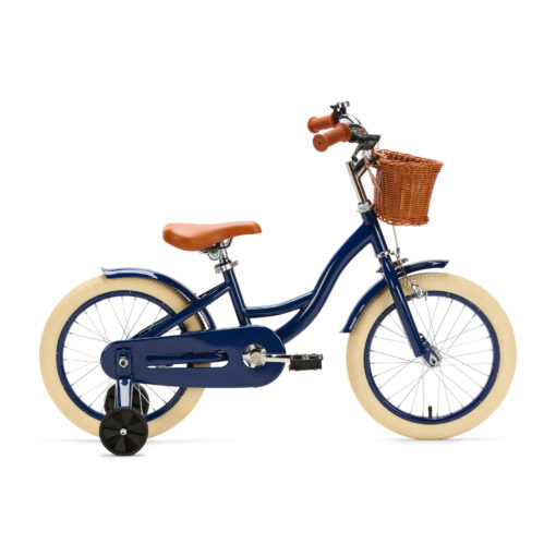 De Generation Blanco 16 inch Donkerblauw met mandje is een comfortabele en veilige kinderfiets met een speels en stijlvol design. Het stevige frame, de betrouwbare remmen en het handige mandje maken deze fiets perfect voor jonge kinderen die graag op pad gaan met hun eigen spulletjes.