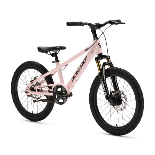 De Generation X6 20 inch Roze is een sportieve kinderfiets met een licht aluminium frame en krachtige schijfremmen. Ideaal voor kinderen van 6 tot 8 jaar die houden van een stoere mountainbike uitstraling, gecombineerd met veiligheid en comfort voor dagelijks gebruik.