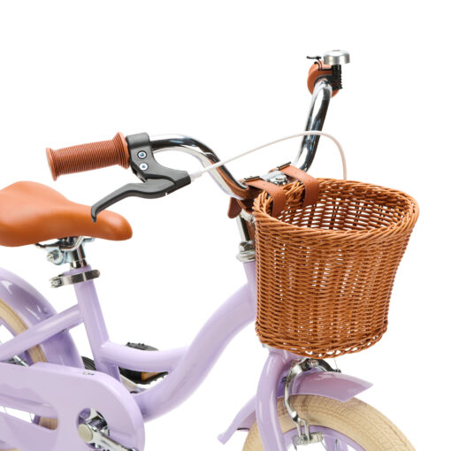 De Generation Blanco 12 Inch Lila met Mandje is een charmante kinderfiets voor kinderen van 2-4 jaar. Met een stevig frame, verstelbaar zadel en stuur.