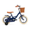 De Generation Blanco 12 Inch Blauw met Mandje is een stoere kinderfiets voor kinderen van 2-4 jaar. Met een stevig frame, verstelbaar zadel en stuur, en een handig mandje voorop.